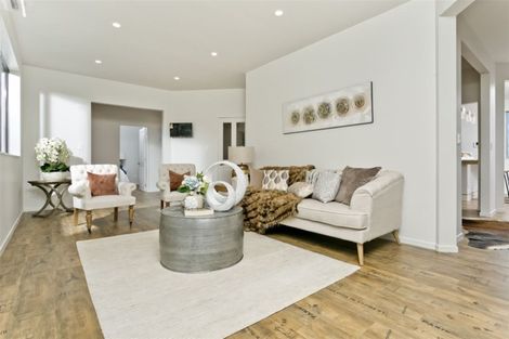 Photo of property in 356b East Coast Road, Sunnynook, Auckland, 0630