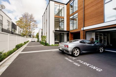 Photo of property in 2/22 Peterborough Street, Christchurch Central, Christchurch, 8013