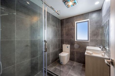 Photo of property in 49b Golf Road, New Lynn, Auckland, 0600