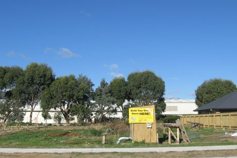 Photo of property in 7 Gandalf Crescent, Paraparaumu, 5032