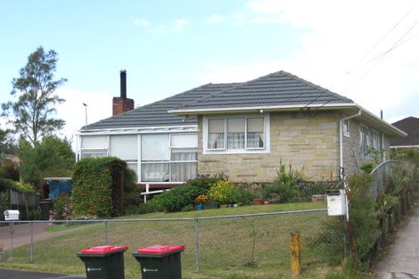 Photo of property in 33 Maui Pomare Street, Blockhouse Bay, Auckland, 0600