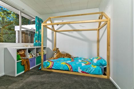 Photo of property in 28 Mawney Road, Henderson, Auckland, 0610