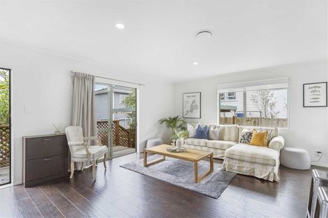 Photo of property in 2/4 Gibraltar Street, Howick, Auckland, 2014