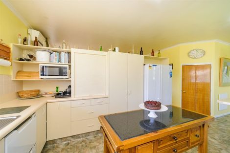 Photo of property in 20 Ross Street, Marton, 4710