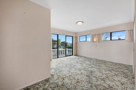 Photo of property in 44 Bradbury Road, Botany Downs, Auckland, 2010