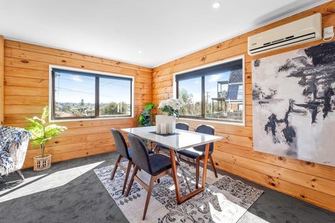 Photo of property in 1/80 Browns Bay Road, Rothesay Bay, Auckland, 0630