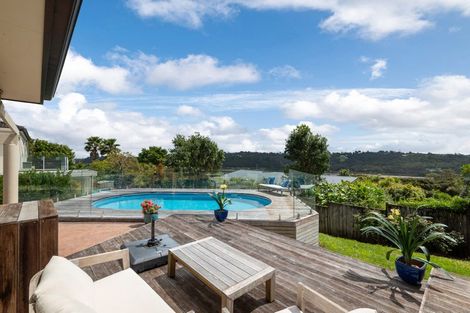 Photo of property in 15 Rangi Avenue, Schnapper Rock, Auckland, 0632