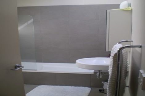 Photo of property in 21/2 Onslow Road, Khandallah, Wellington, 6035