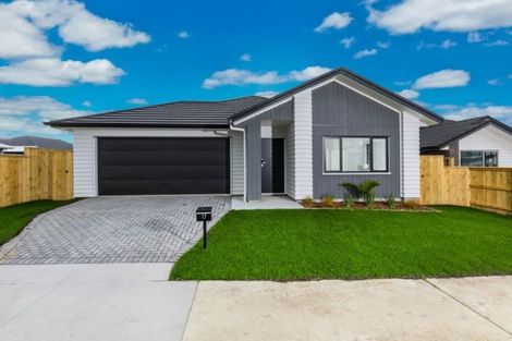 Photo of property in 17 Papa Orchard Drive, Kumeu, 0810