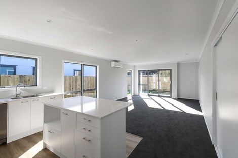 Photo of property in 10 Koru Loop, Paraparaumu, 5032