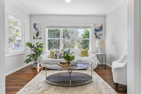 Photo of property in 1/13 Eversleigh Road, Belmont, Auckland, 0622