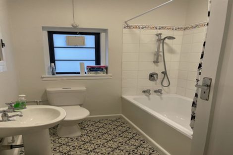 Photo of property in Westhaven Apartments, 1/127 Molesworth Street, Thorndon, Wellington, 6011