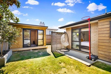 Photo of property in 3b Tawa Road, Te Atatu Peninsula, Auckland, 0610