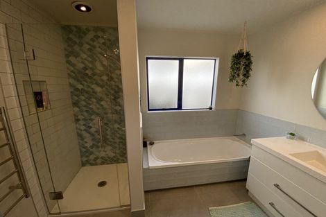 Photo of property in 121 Torkar Road, Clarks Beach, 2122