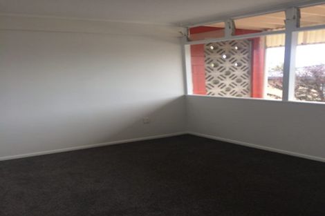 Photo of property in 10/219 Onewa Road, Birkenhead, Auckland, 0626