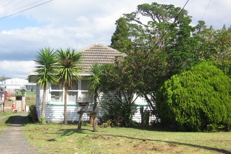 Photo of property in 18 Albert Road, Kelston, Auckland, 0602