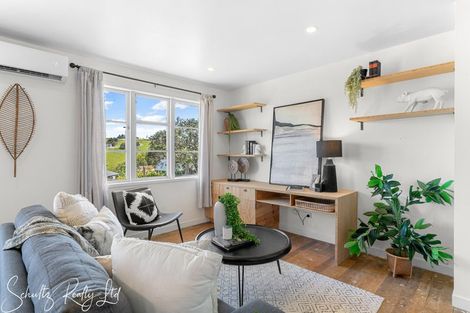 Photo of property in 19 Whaka Street, Maungaturoto, 0520