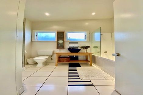 Photo of property in 10 Moir Street, Mount Victoria, Wellington, 6011