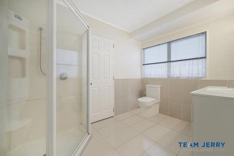 Photo of property in 2/9 Mccrystal Avenue, Bucklands Beach, Auckland, 2012