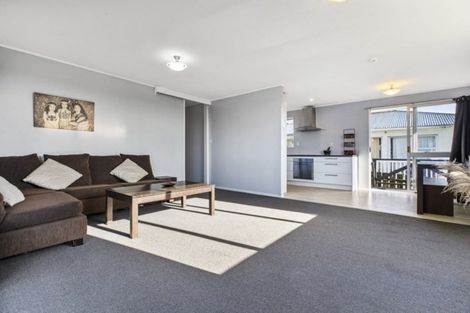 Photo of property in 3/24a Waimumu Road, Massey, Auckland, 0614