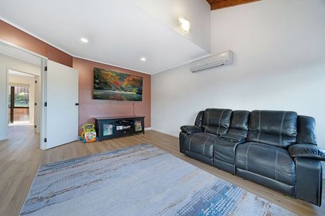 Photo of property in 2/46a Captain Scott Road, Glen Eden, Auckland, 0602