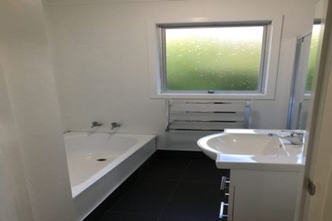 Photo of property in 422a Whangaparaoa Road, Stanmore Bay, Whangaparaoa, 0932