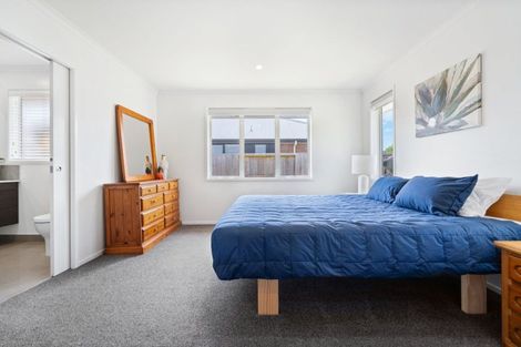 Photo of property in 67 Kaurinui Crescent, One Tree Point, 0118