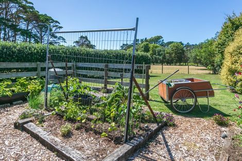 Photo of property in 33 Orua Lane, Hot Water Beach, Whitianga, 3591
