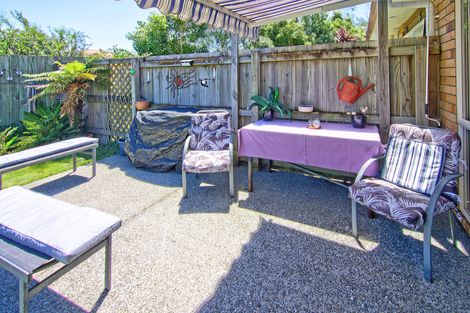 Photo of property in Holdsworth Villas, 11/2 William Donald Drive, Solway, Masterton, 5810