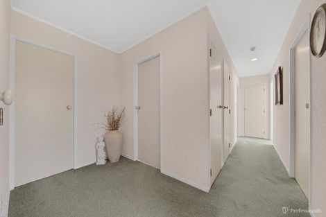 Photo of property in 6 Mahon Place, Papatoetoe, Auckland, 2025
