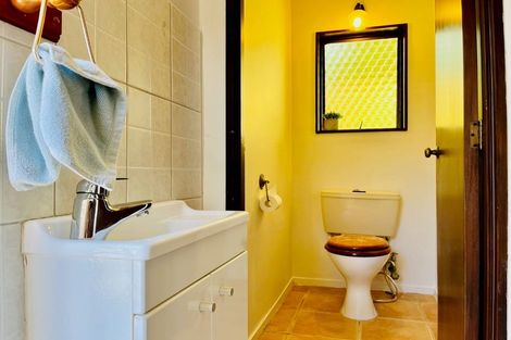 Photo of property in 11 Walter Strevens Drive, Conifer Grove, Takanini, 2112