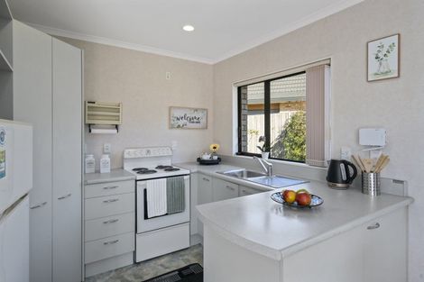 Photo of property in Redwood Village, 26/42 Main Road, Tawa, Wellington, 5028