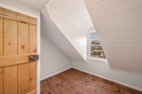 Photo of property in 1 Coleridge Terrace, Lyttelton, 8082