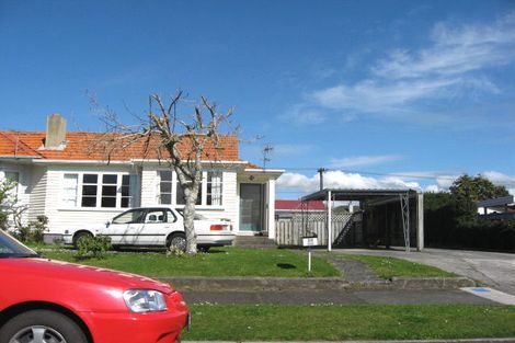 Photo of property in 20-22 Cornwall Street, Brooklands, New Plymouth, 4310