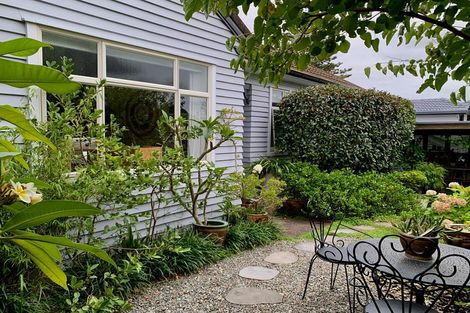 Photo of property in 2/104 Stanley Point Road, Stanley Point, Auckland, 0624