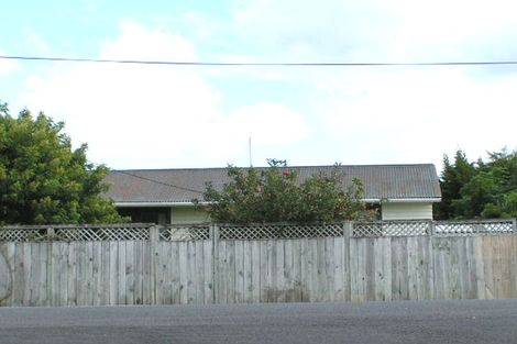 Photo of property in 2/226 Rangatira Road, Beach Haven, Auckland, 0626