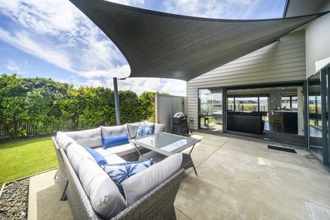 Photo of property in 48 Rosalie Terrace, Kelvin Grove, Palmerston North, 4414