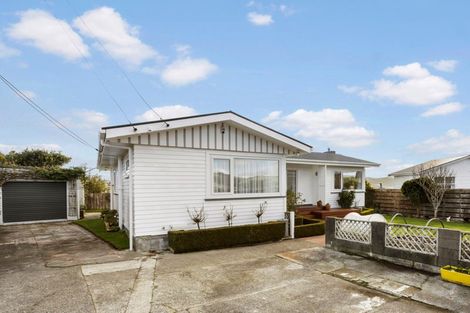 Photo of property in 11 Diane Grove, Paparangi, Wellington, 6037