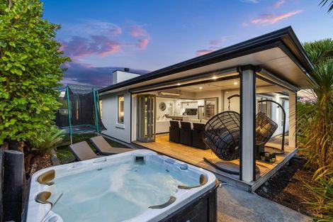 Photo of property in 36 Boocock Crescent, Orewa, 0931