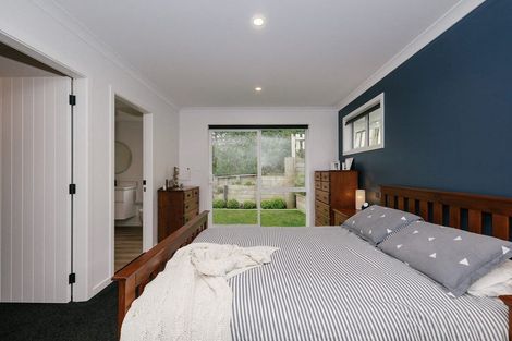 Photo of property in 22a La Lena Grove, Fitzherbert, Palmerston North, 4410