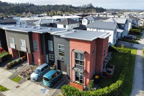 Photo of property in 64 Mettam Drive, Swanson, Auckland, 0614