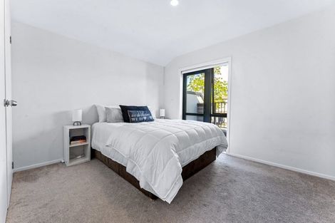 Photo of property in 8/36 John Jennings Drive, Oteha, Auckland, 0632