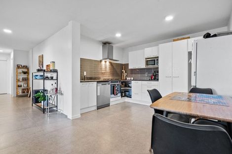 Photo of property in 13 Bartells Drive, Goodwood Heights, Auckland, 2105