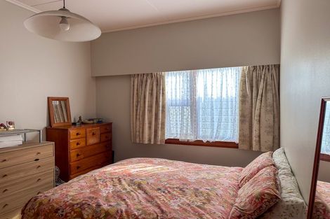 Photo of property in 121 Onepu Road, Lyall Bay, Wellington, 6022