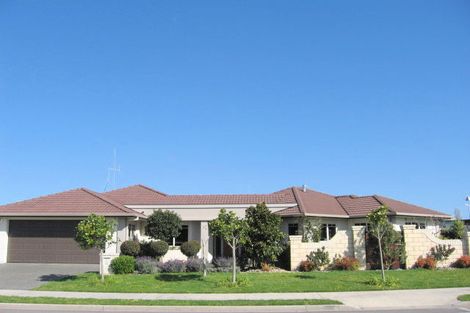 Photo of property in 2 Oriental Parade, Papamoa Beach, Papamoa, 3118