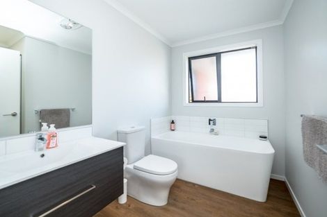 Photo of property in 4 Tarata Grove, Lansdowne, Masterton, 5810