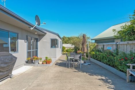 Photo of property in 3 Abby Road, Fitzherbert, Palmerston North, 4410