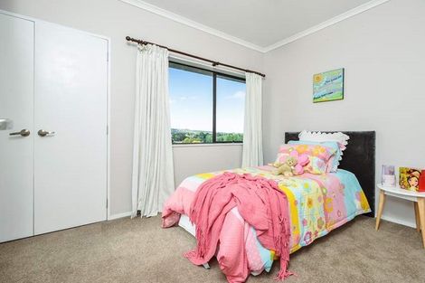 Photo of property in 20 Brownlee Place, Pukekohe, 2120