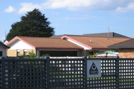 Photo of property in 8 Ngamotu Place, Mount Maunganui, 3116