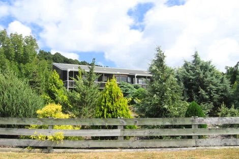 Photo of property in 16 Emerald Hill Drive, Birchville, Upper Hutt, 5018